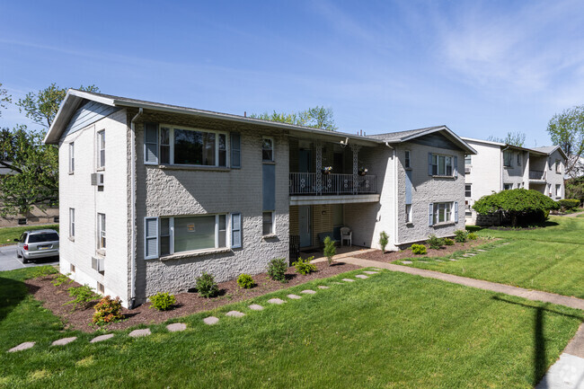 Photo - Lawnton Gardens Apartments