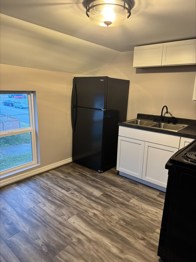 Kitchen - 510 Lincoln St Unit 510.5