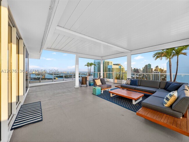 Building Photo - 2020 N Bayshore Dr Unit 4104