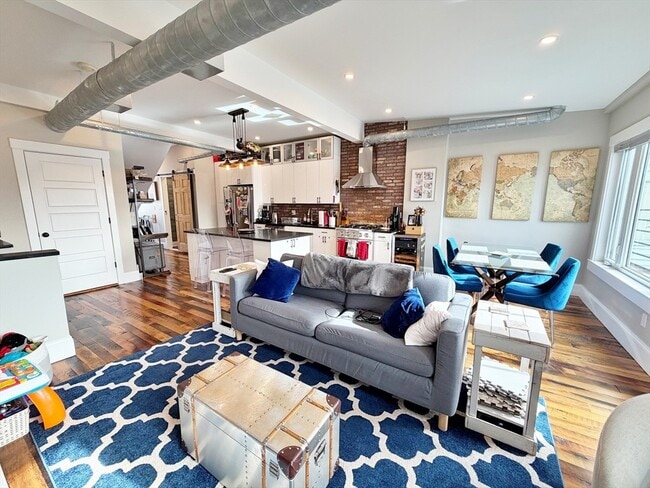 Building Photo - 63 Marion St Unit 2