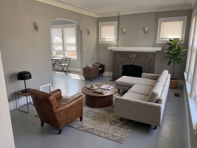 Building Photo - Cozy 3-Bedroom Home in Detroit