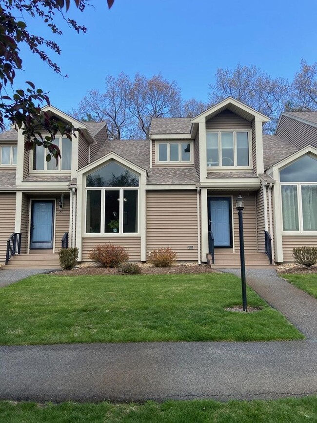 Spacious 2Bd / 2Ba Townhouse in Rockland - Spacious 2Bd / 2Ba Townhouse in Rockland