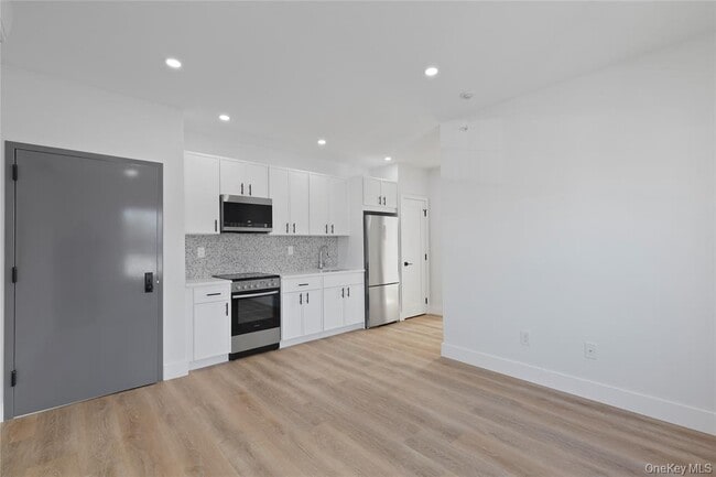 Photo - 9 Lagrange Ave Unit APT 4