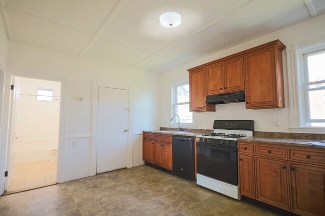 Photo - 19 Central St Unit 1