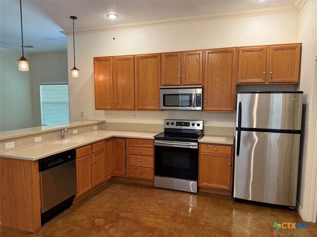 Photo - 1608 Lakeview Dr