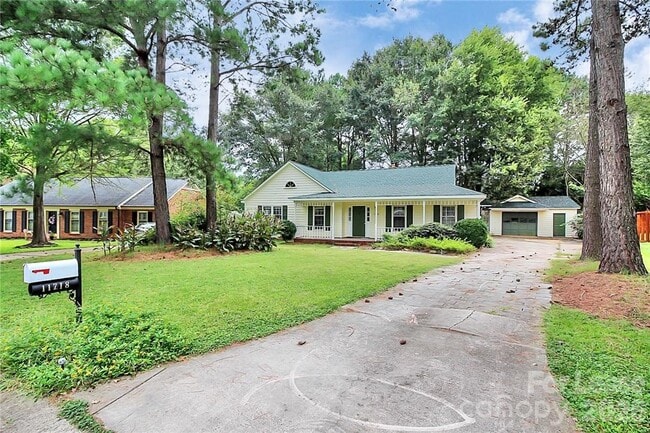 Building Photo - 11718 Fernhurst Ln