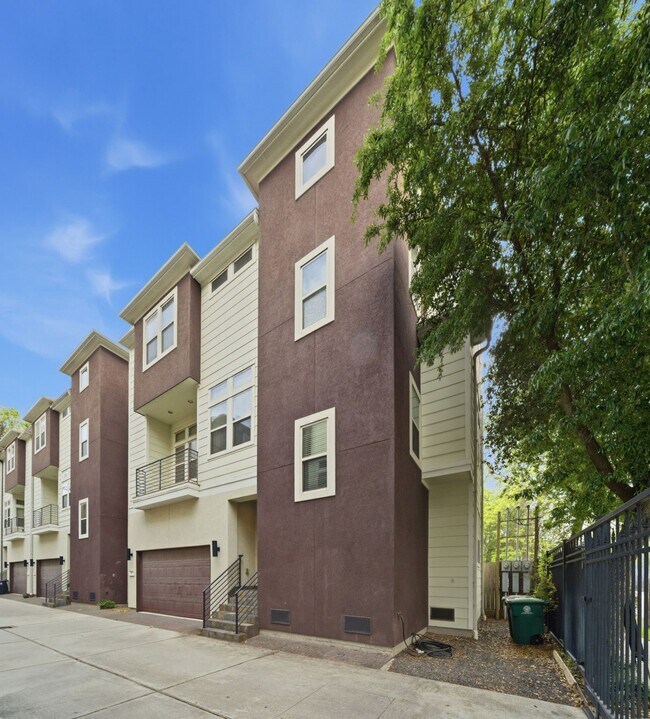 Photo - 1113 W 18th St Unidad A