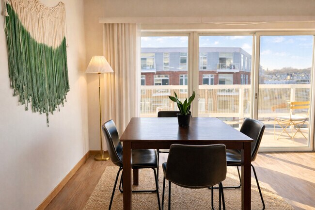 Photo - 1640 N Water St Unit ID1379064P