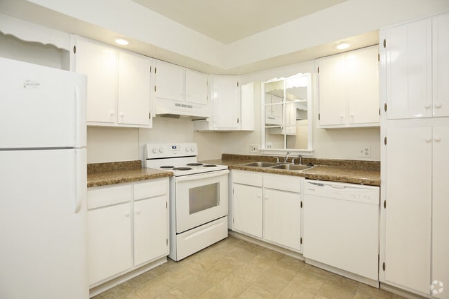 Photo - Holland Apartments