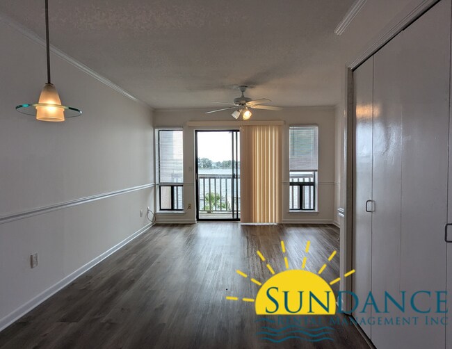 WATERFRONT UNIT WITH FULL VIEWS OF THE SOU... Condo Condo for Rent in