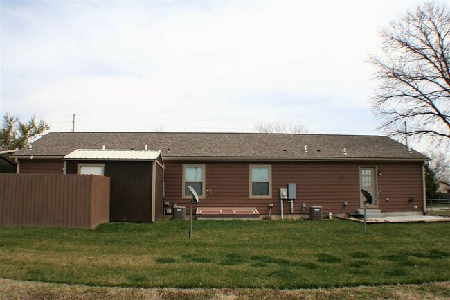 Rear View - 305 S Elm St