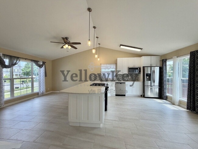 Photo - 613 Greystone Ln