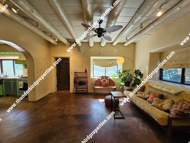 Photo - Charming Historic Tesuque Home – Fully Fur...