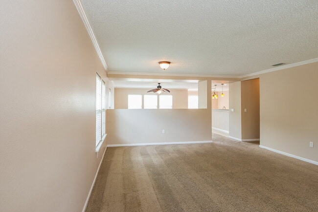 Photo - 1417 Heather Ct