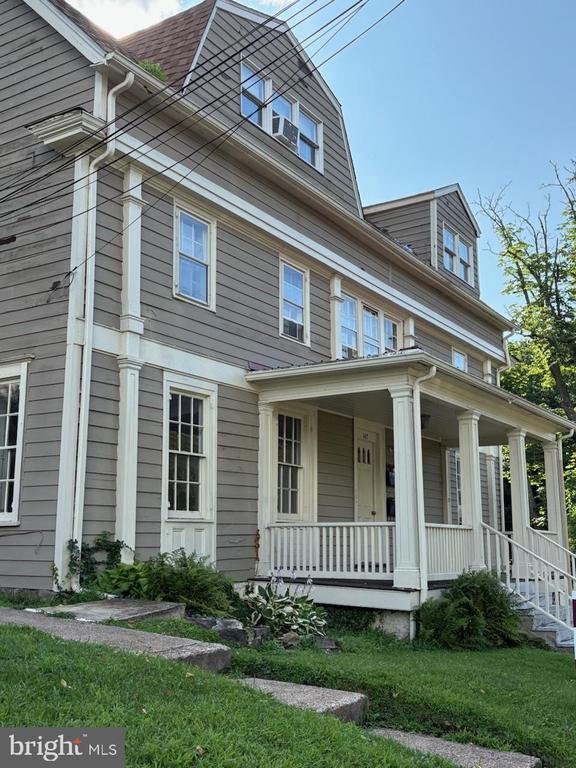 Building Photo - 147 S Main St Rental