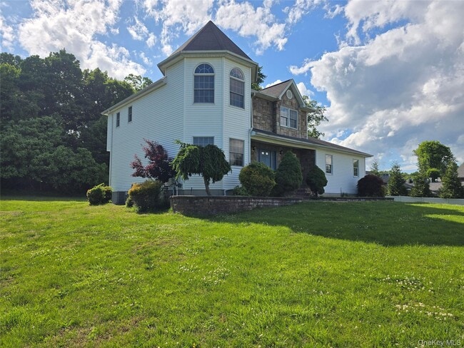 Photo - 27 Red Schoolhouse Rd