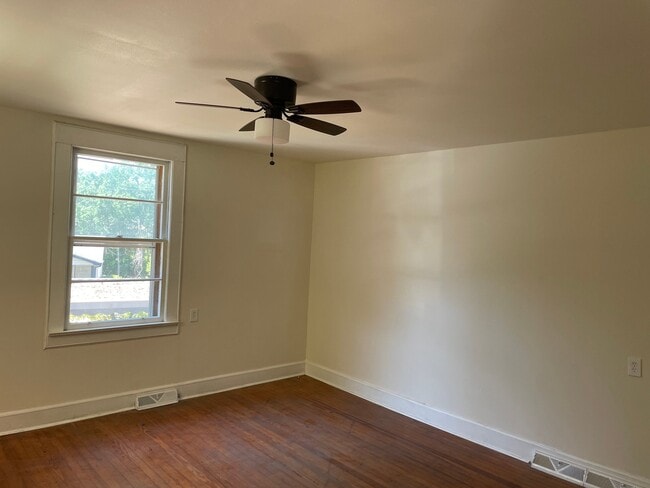 Photo - 298 Werts St