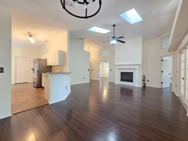 Photo - 1008 Royal Oaks Dr