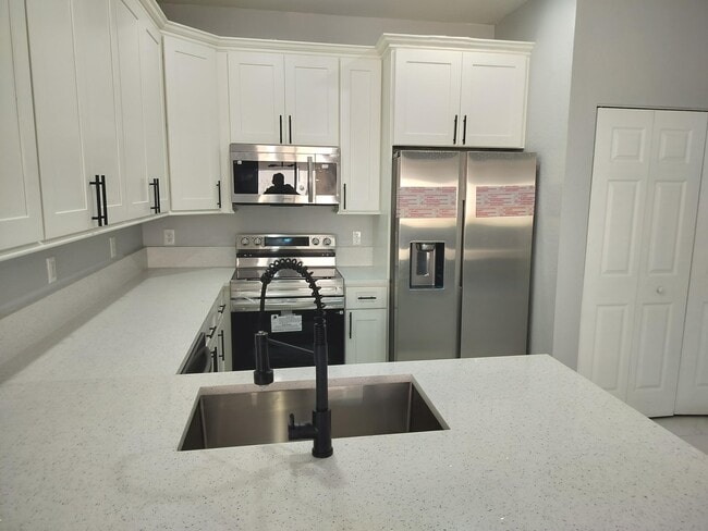 Photo - 826 Middleton Dr SW