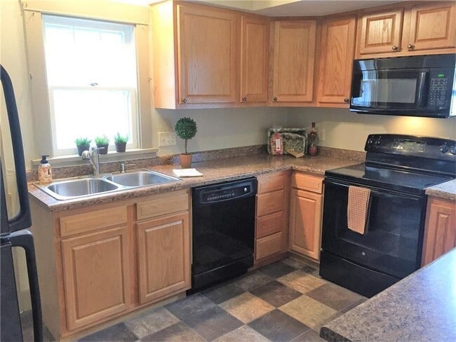 Photo - NE Side 2 Story, Huge Bedrooms, 2 bath, un...
