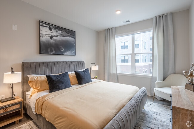 1BR 1BA - 767SF - Station Bay