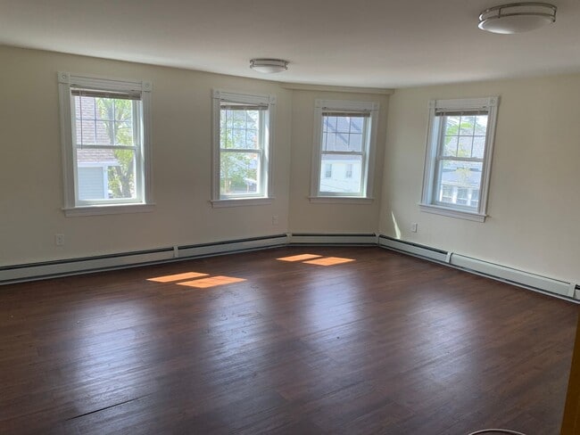 Building Photo - 2 Coburn St Unit 2-6 Rental