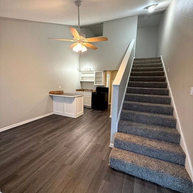 $400 Off 1st Full Month!* All Utilities In... - $400 Off 1st Full Month!* All Utilities In... Apartment Unit AA