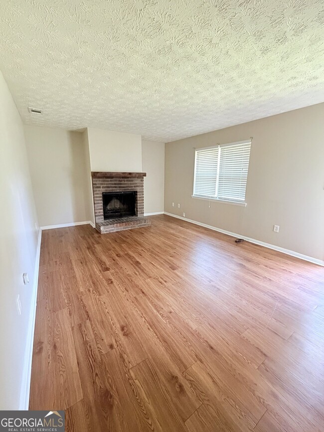 1063 Kings Mill Run N