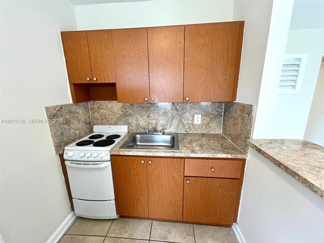 Photo - 692 NE 85th St Unidad 1