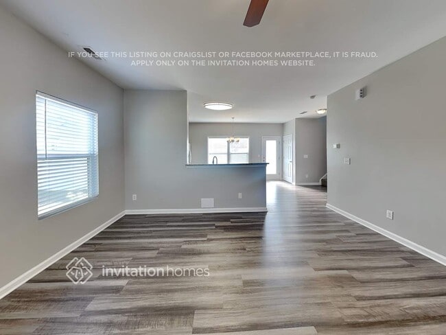 Photo - 516 Landis Oak Way