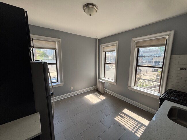 Photo - 141 Duncan Ave