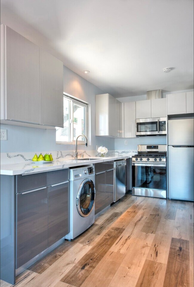 141 San Pascual Ave Unit 3