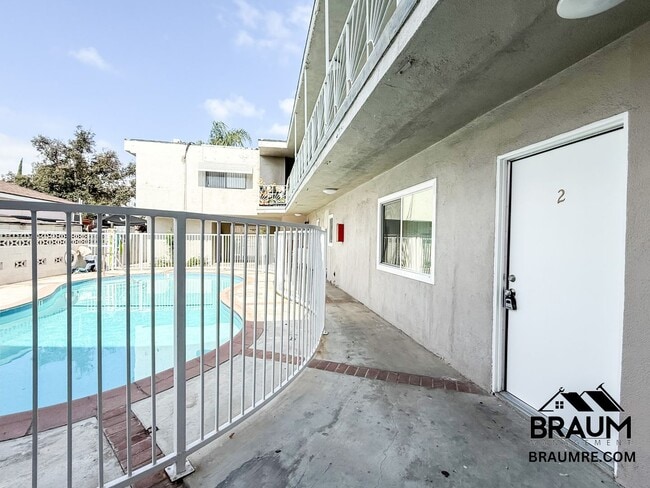 Building Photo - 6336 Tujunga Ave Rental