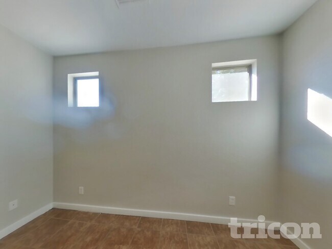 Photo - 1607 W Lydia Ln