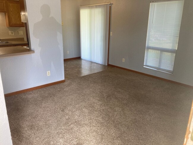 Building Photo - 2 Bed 1 Bath Apartment Located behind Hy-V... Unit 854 Hwy D #37
