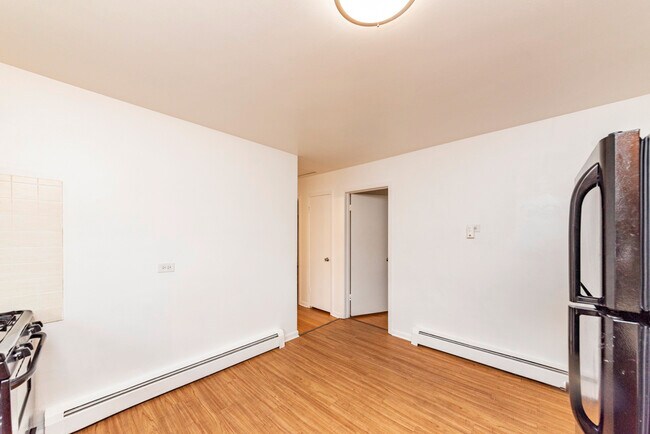 Photo - 4350 Warren Ave