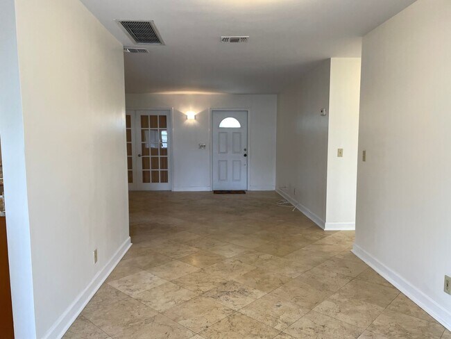 Photo - Easy Living in Palm Beach Gardens—Minutes ...