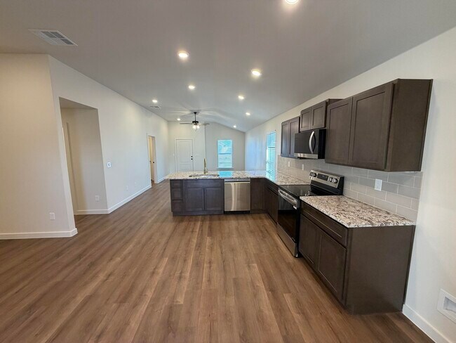 Photo - 3017 139th St