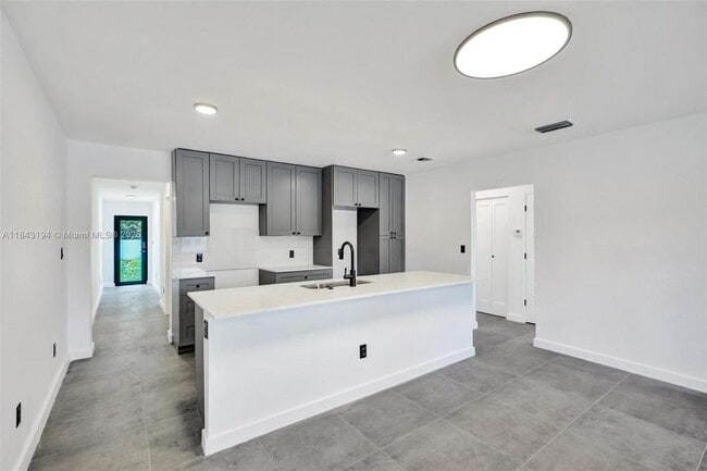 Photo - 3 bedroom in North Miami Beach FL 33160