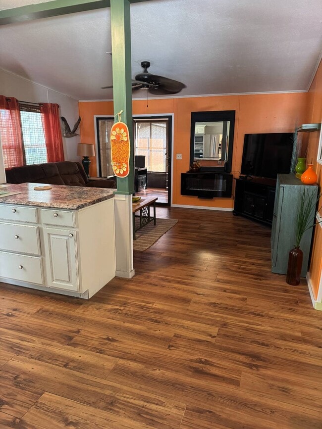 Photo - 638 N Edgewater Dr