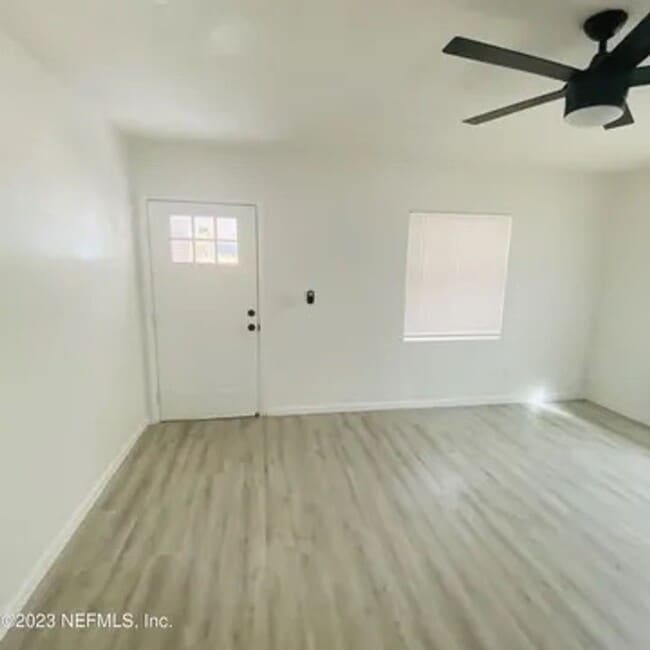 Photo - Charming & Modern 3-Bedroom Oasis in Duval...