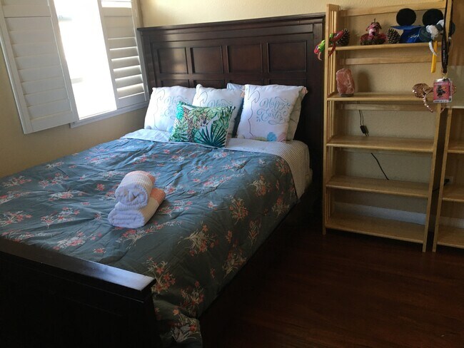 Photo - 4783 Village Green Dr