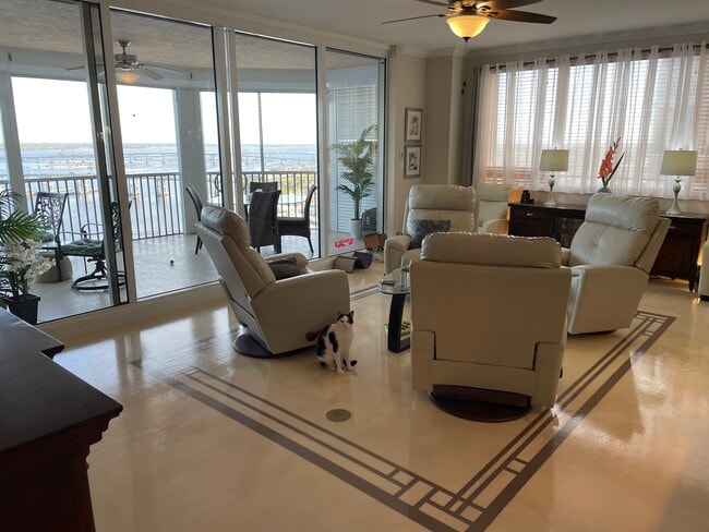 Photo - 2104 W First St Unidad 1804