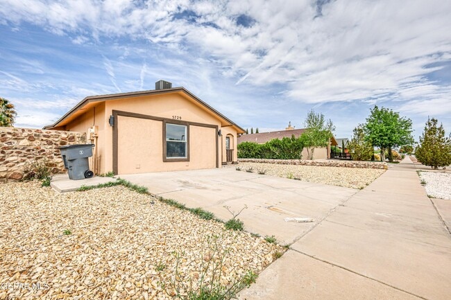 Photo - 5729 Saplinas Rd