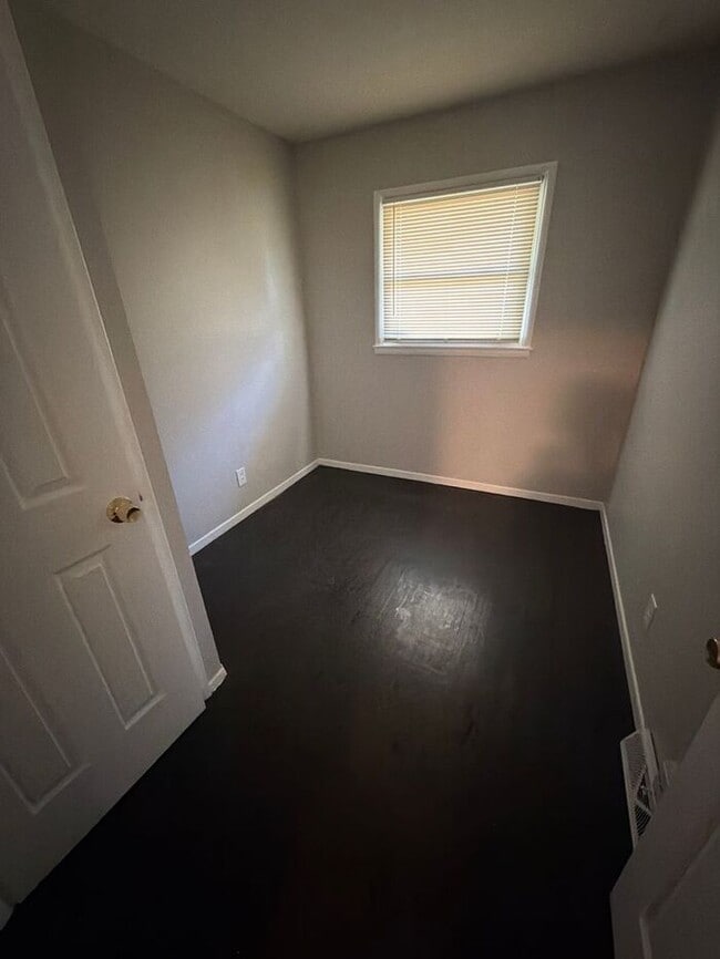 Photo - Cozy 3-bedroom, 1-bath
