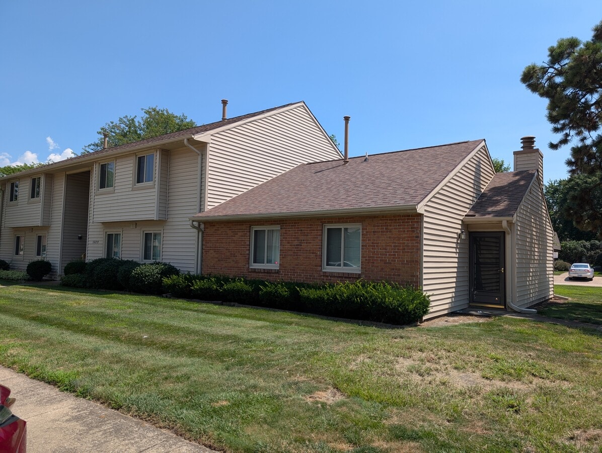 Photo - 1609 Lyndhurst W Dr