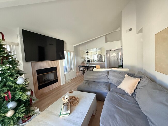 Photo - 2109 Northshore Dr Unidad C