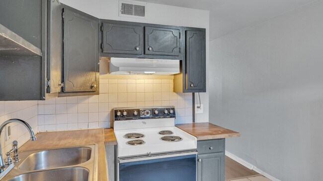 Photo - 1314 N Irvington Ave Unidad 1314B