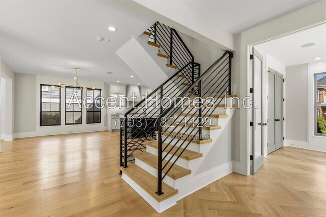 Photo - 1700 N Quebec St
