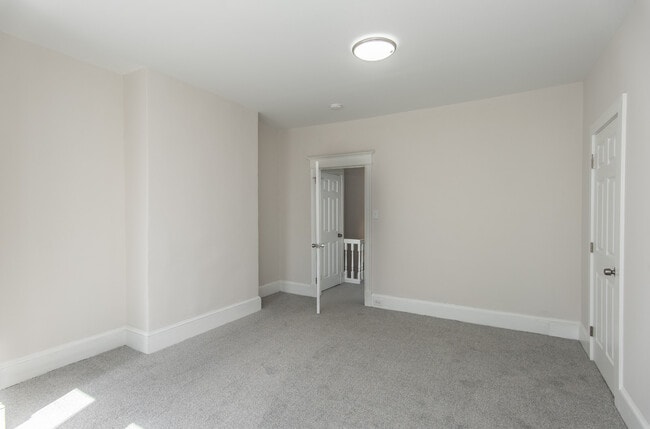 Photo - 6029 Jefferson St